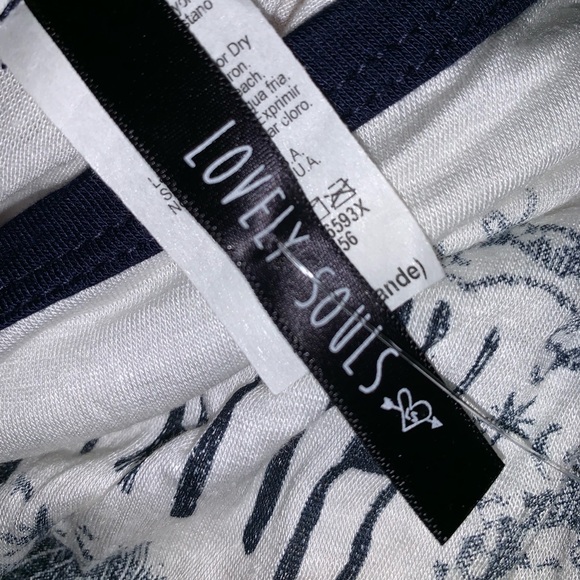 lovely souls long sleeve - Picture 2 of 2